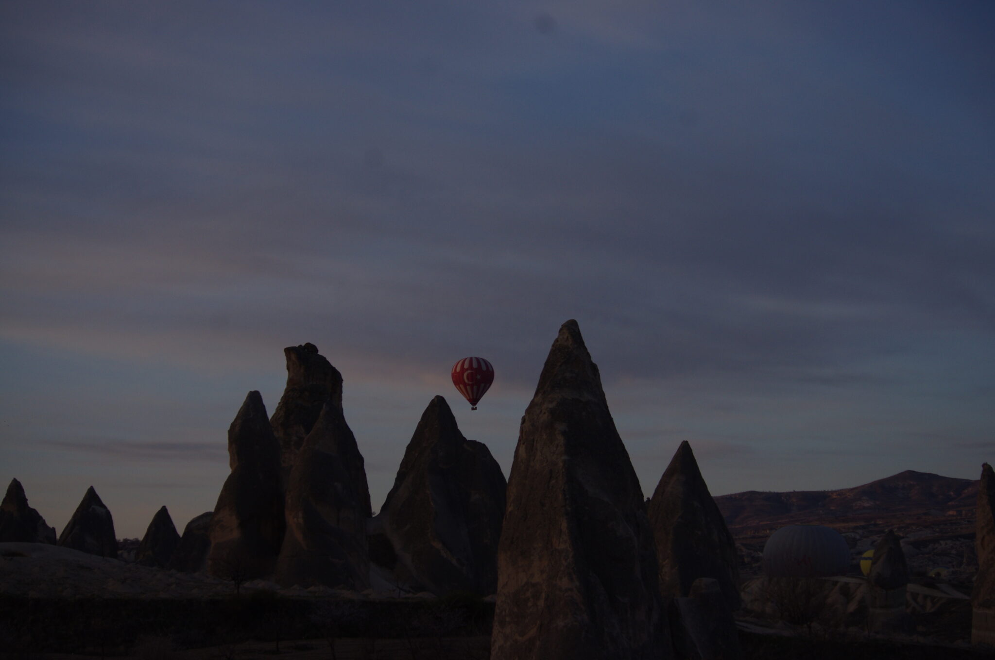 Les habitations troglodytiques creusées dans la roche tendre de Cappadoce