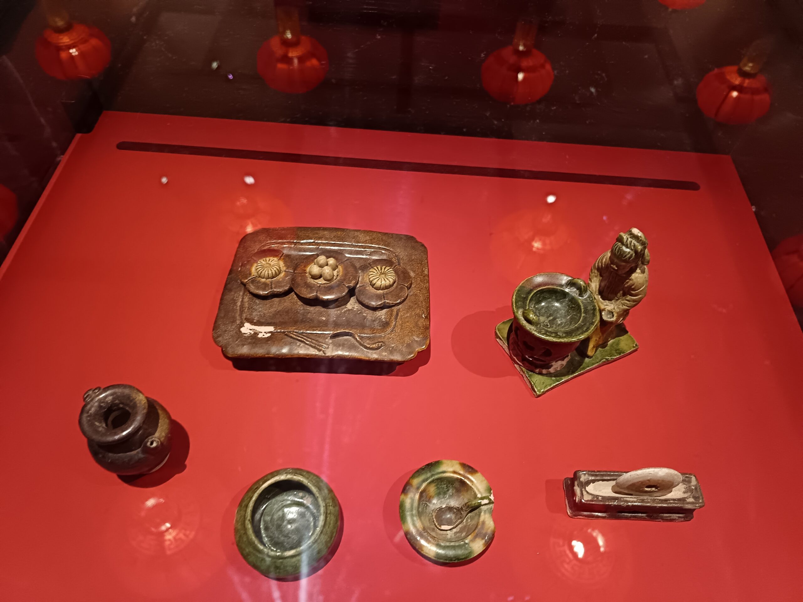 Service à thé miniature de l'époque Tang